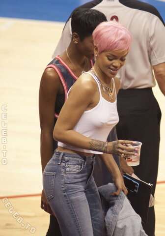 Rihanna nude photo 24