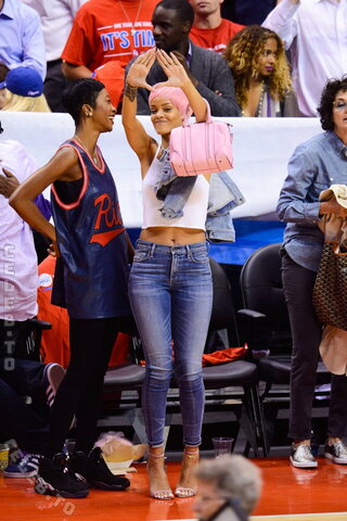 Rihanna nude photo 20