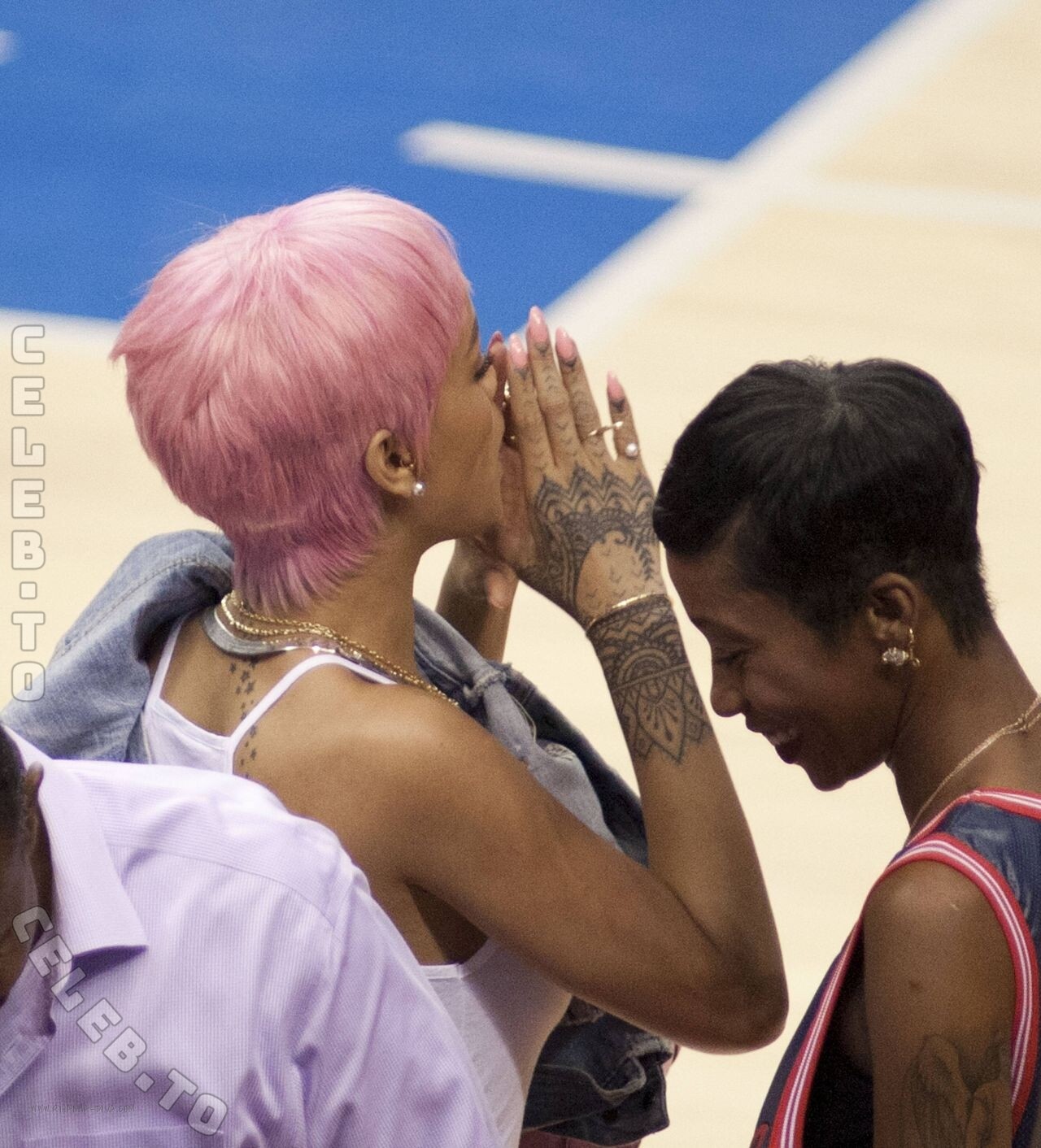 Rihanna nude photo 12