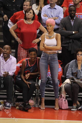 Rihanna nude photo 6