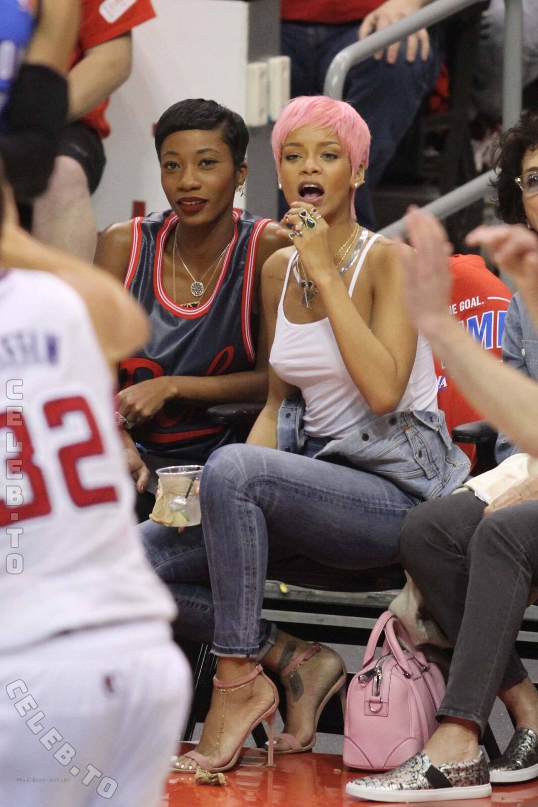 Rihanna nude photo 17
