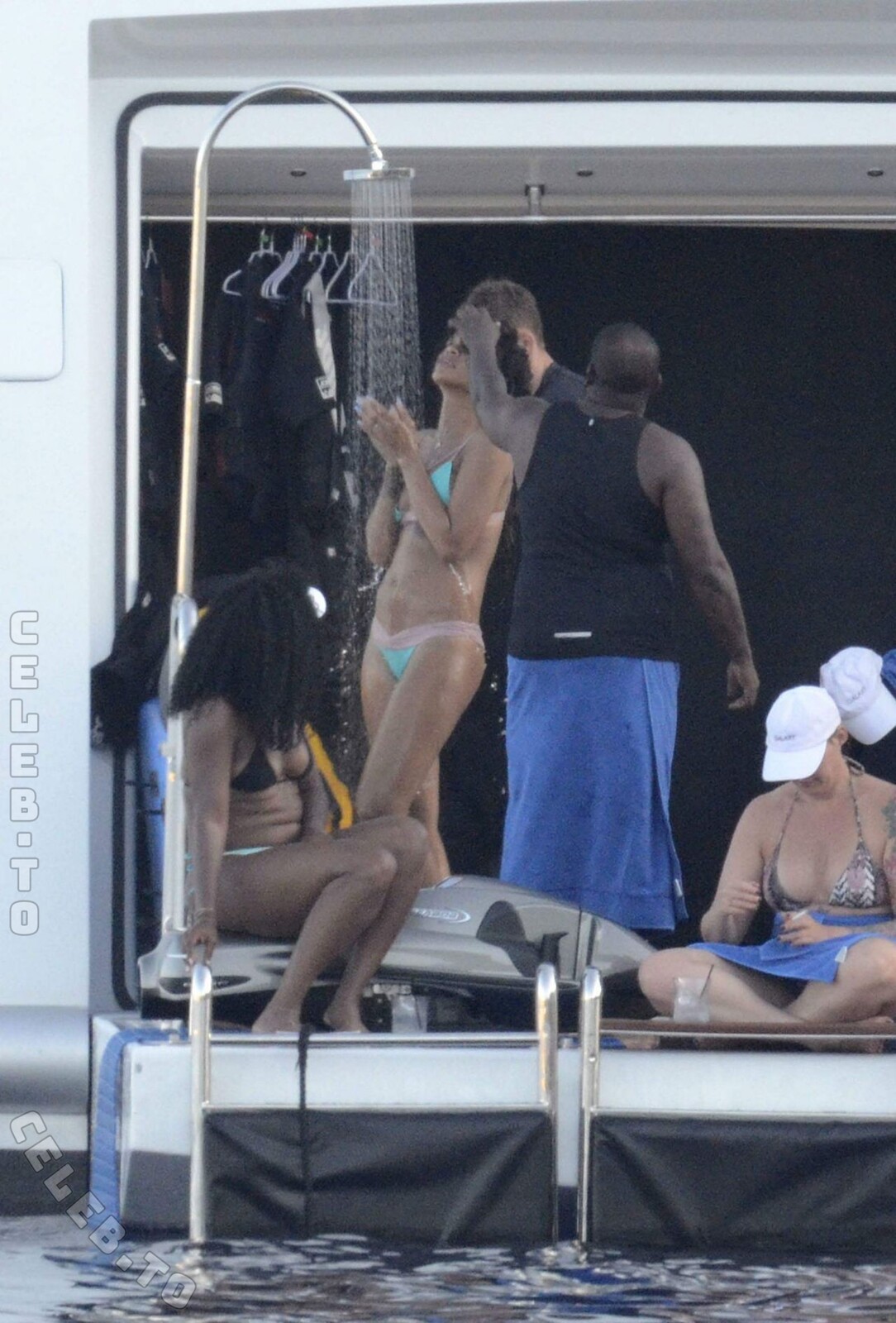 Rihanna nude photo 2