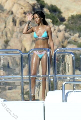 Rihanna photo 6