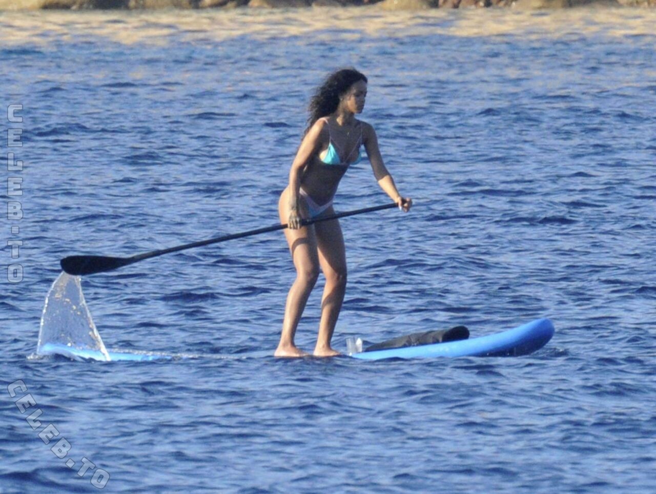 Rihanna nude photo 9