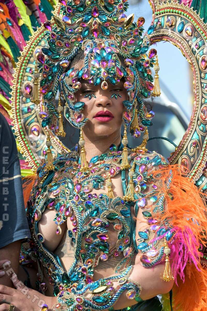 Rihanna nude photo 5