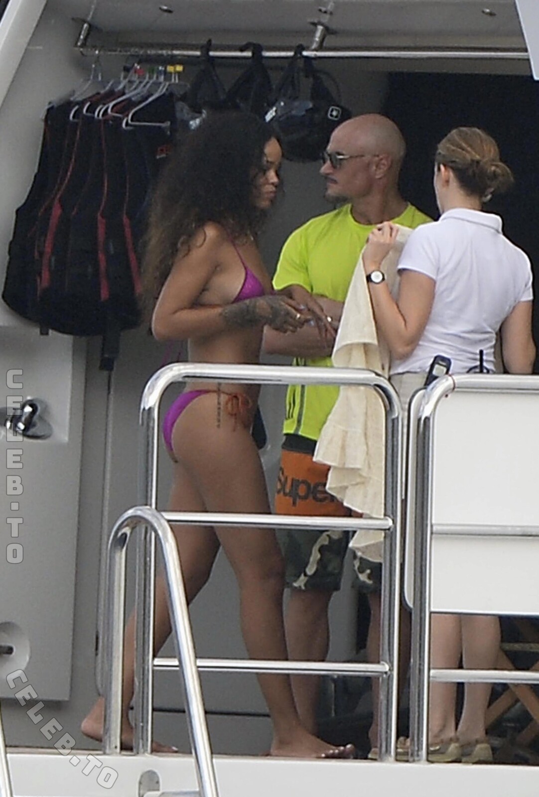 Rihanna nude photo 4