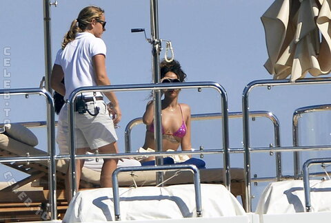Rihanna nude photo 53