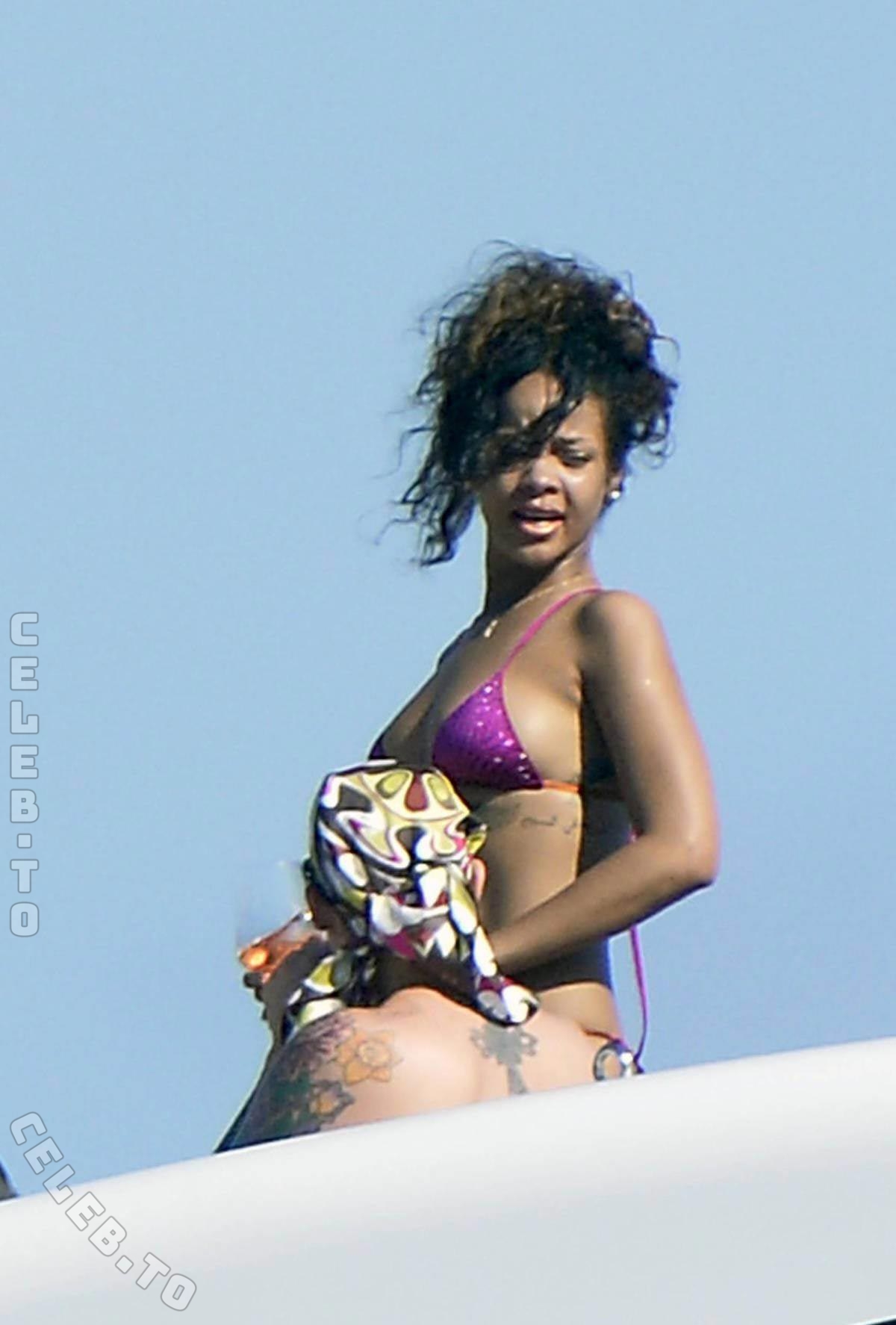 Rihanna nude photo 10