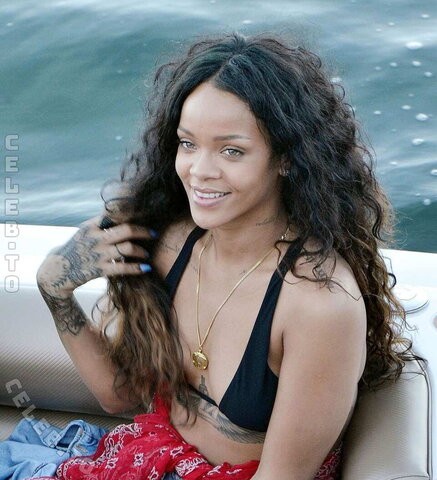 Rihanna in a Bikini – Sicily, Italy – August 2014