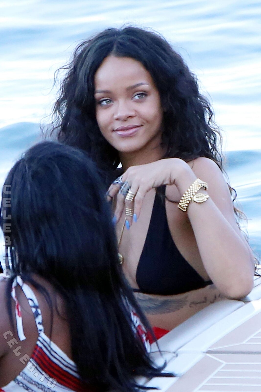 Rihanna nude photo 9