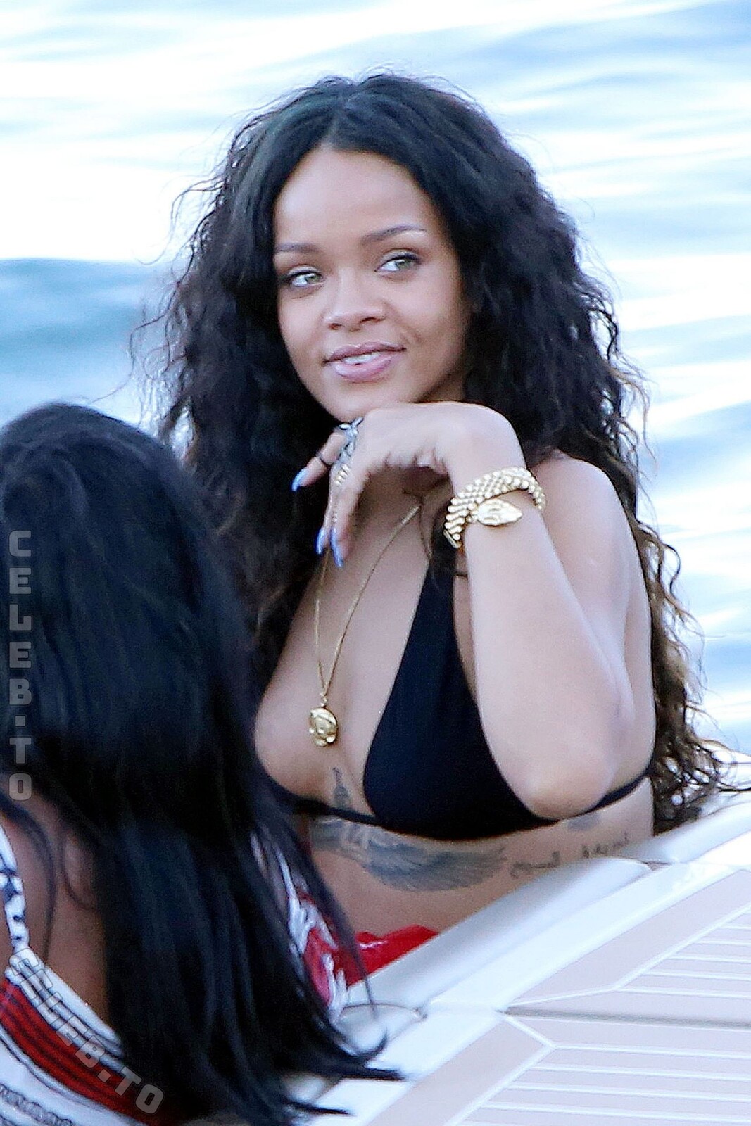 Rihanna nude photo 10