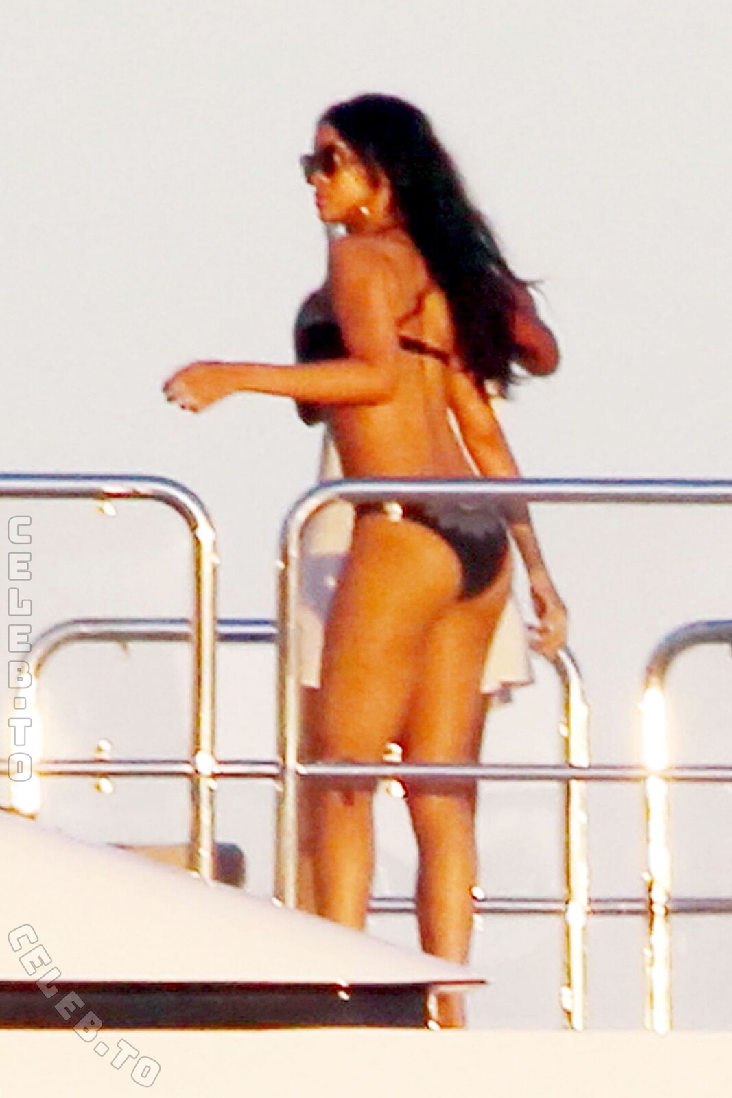 Rihanna nude photo 12