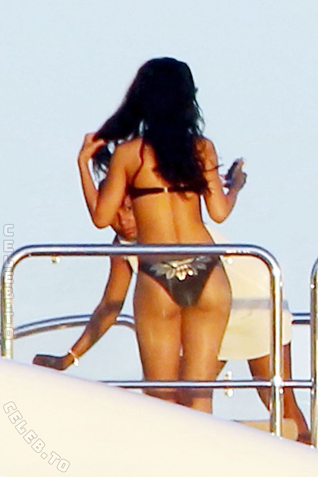 Rihanna nude photo 13