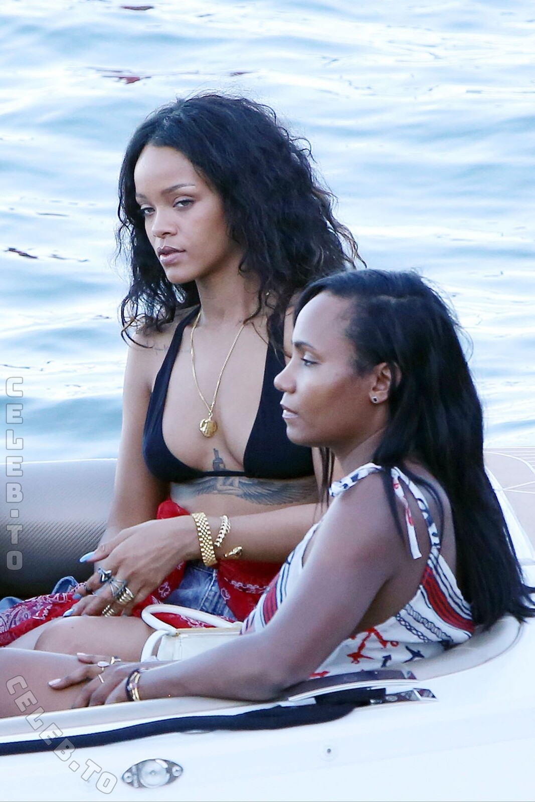 Rihanna nude photo 23