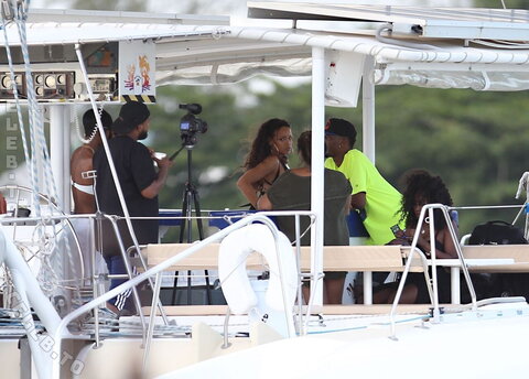 Rihanna nude photo 1
