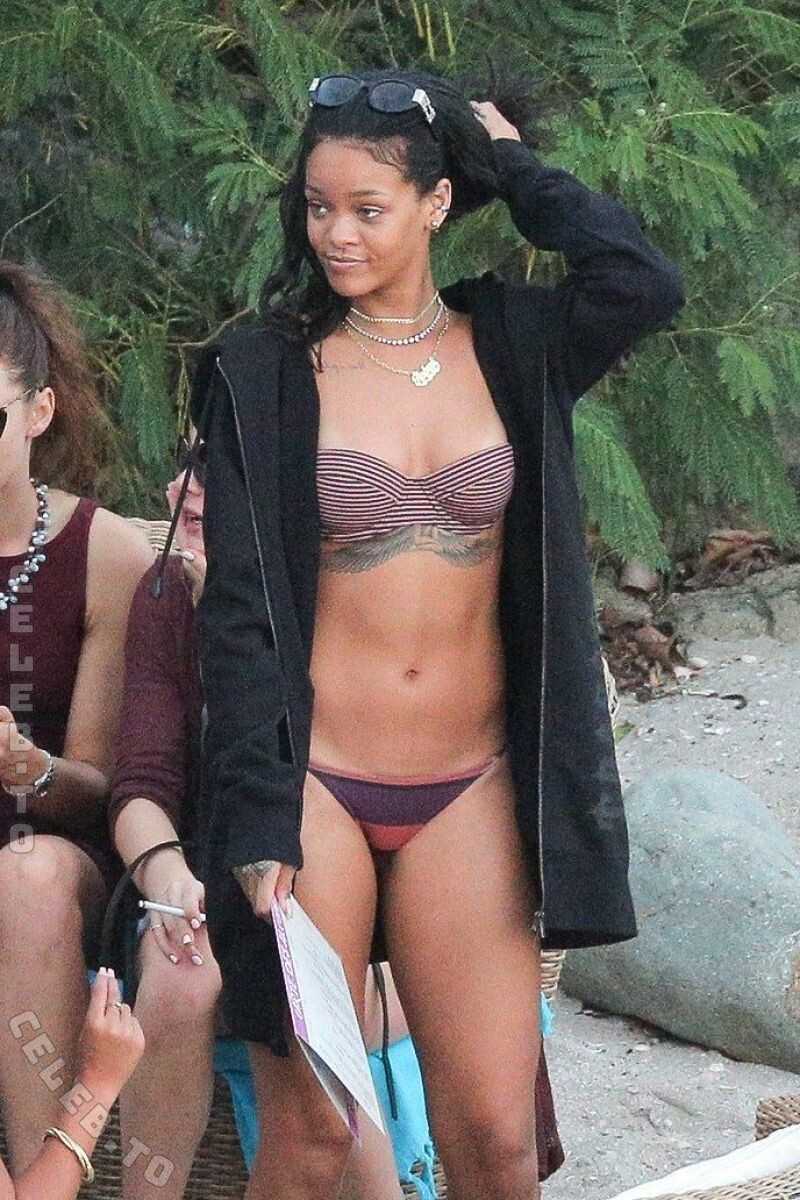 Rihanna nude photo 1
