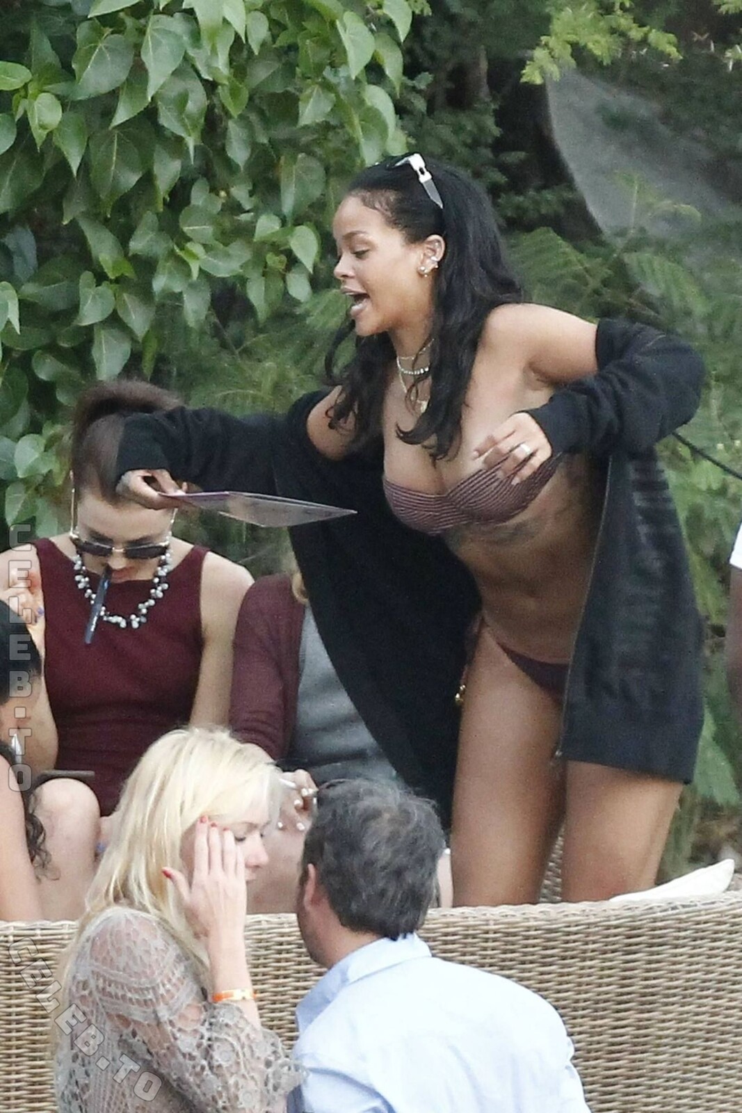 Rihanna nude photo 5