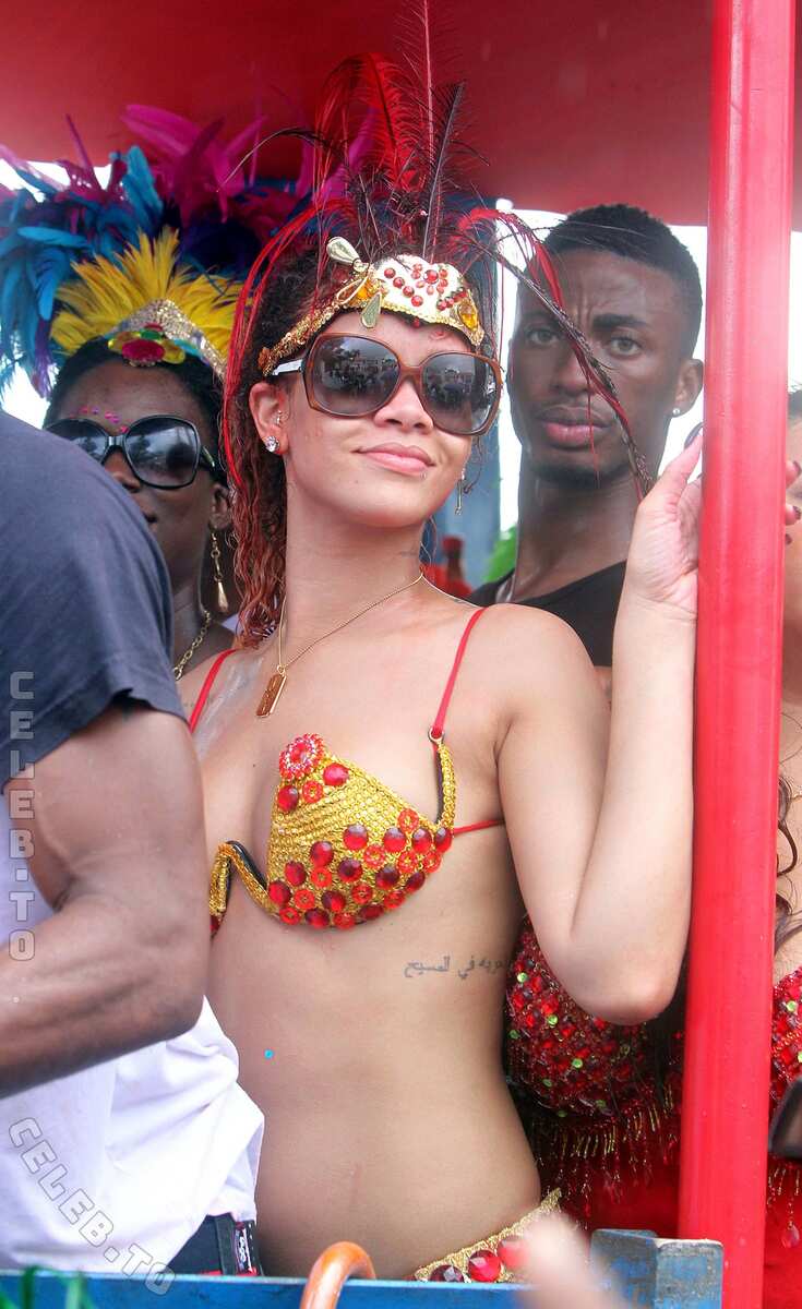Rihanna nude photo 4