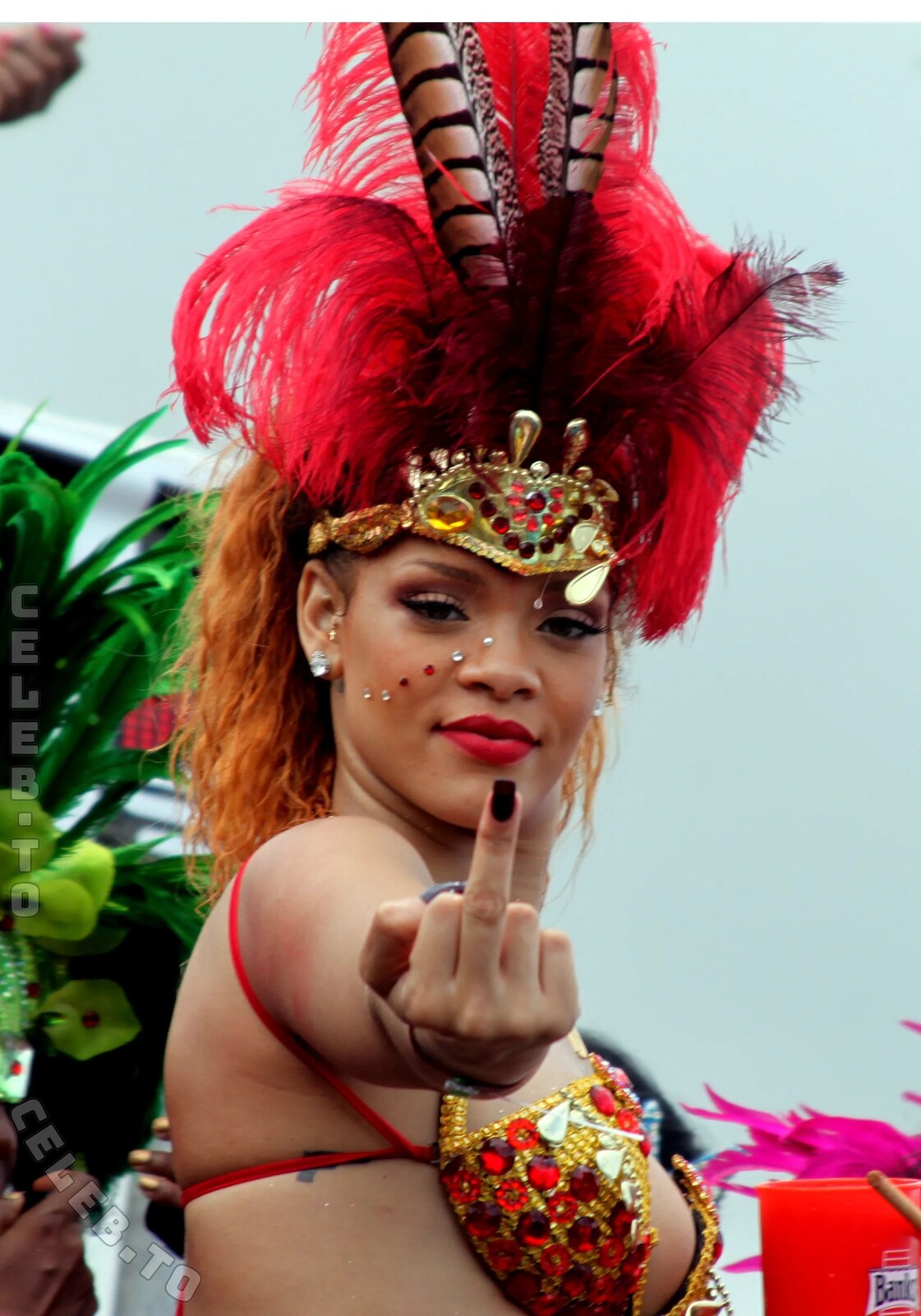 Rihanna nude photo 9