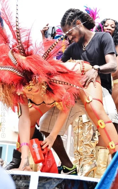 Rihanna nude photo 2
