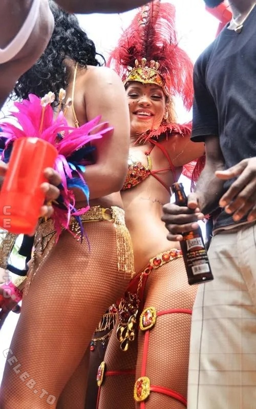 Rihanna nude photo 3