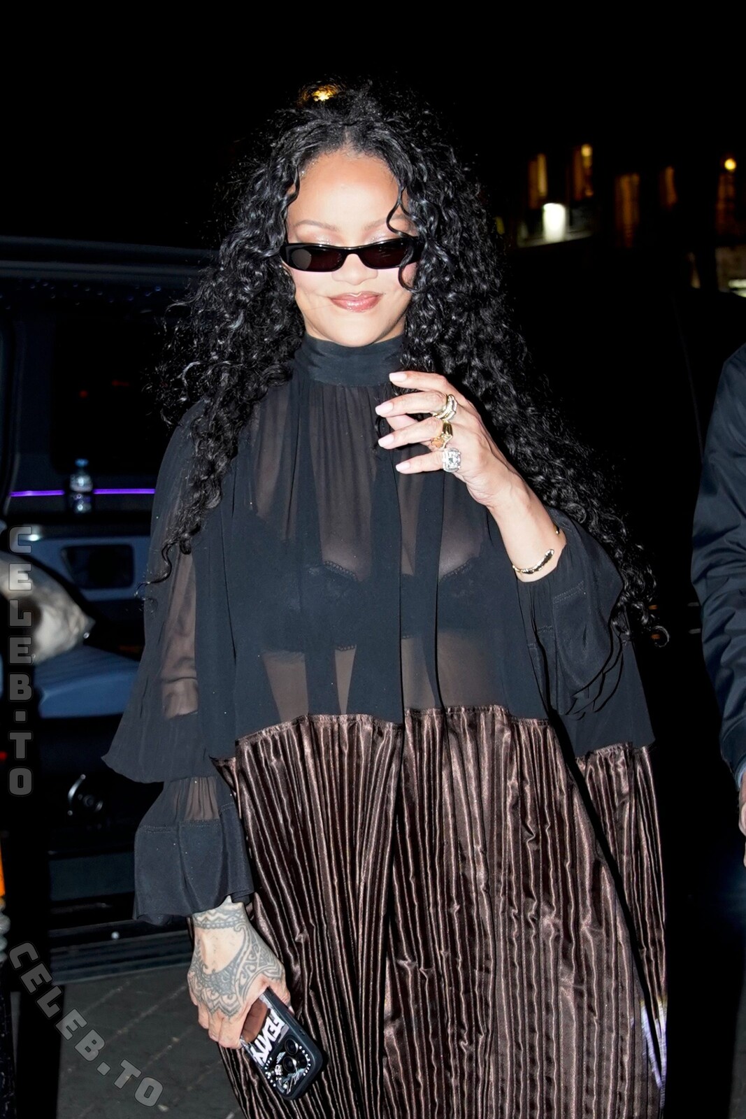 Rihanna nude photo 10