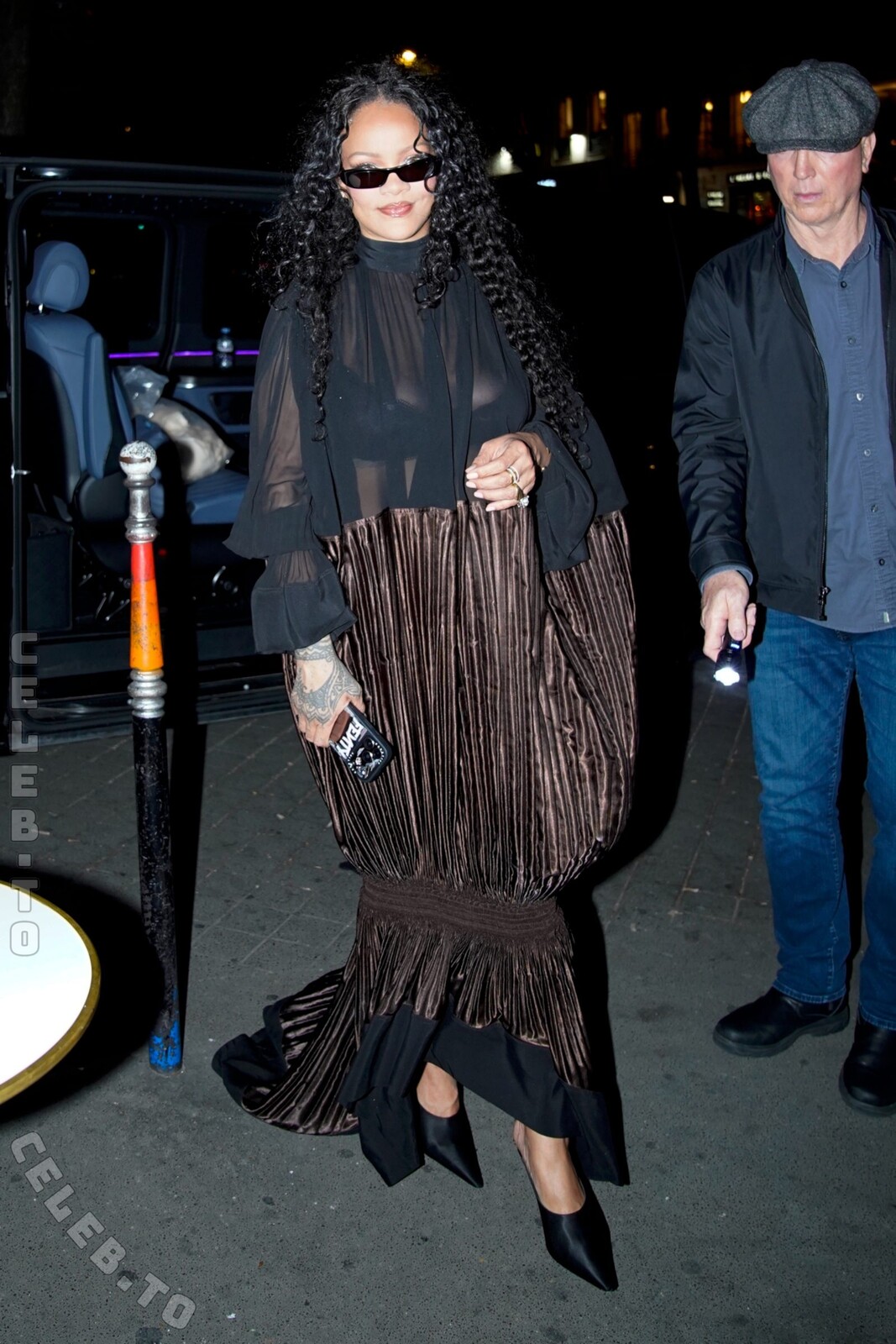 Rihanna nude photo 12