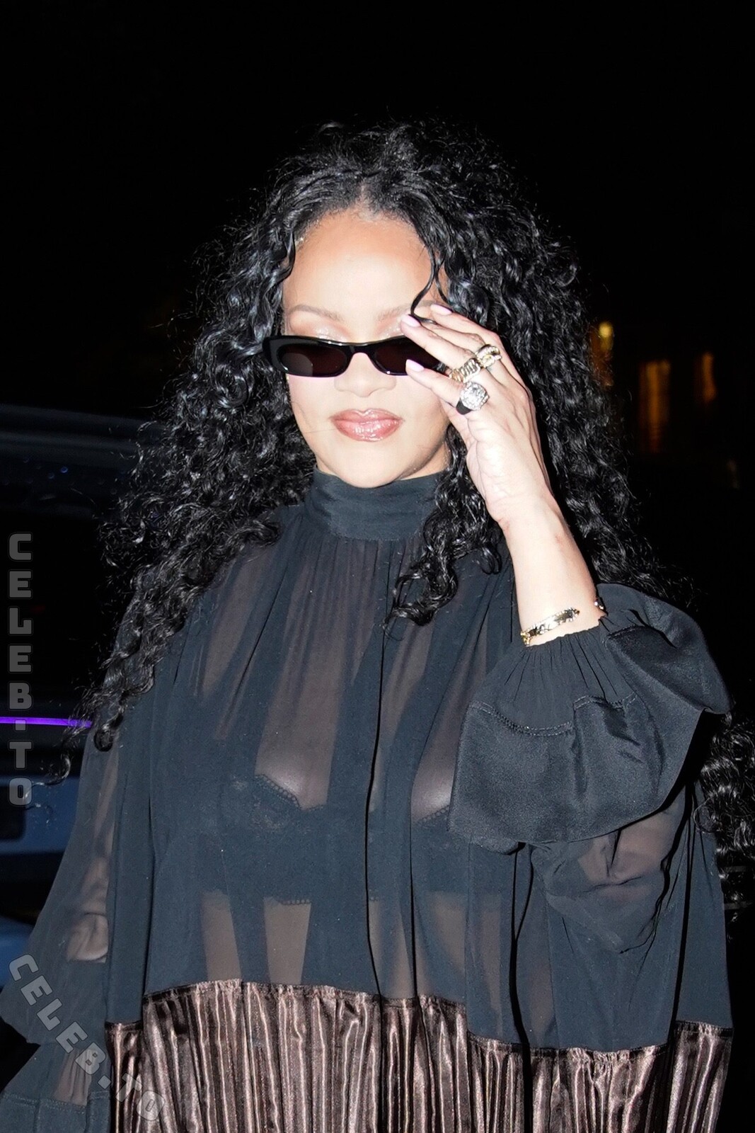 Rihanna nude photo 14