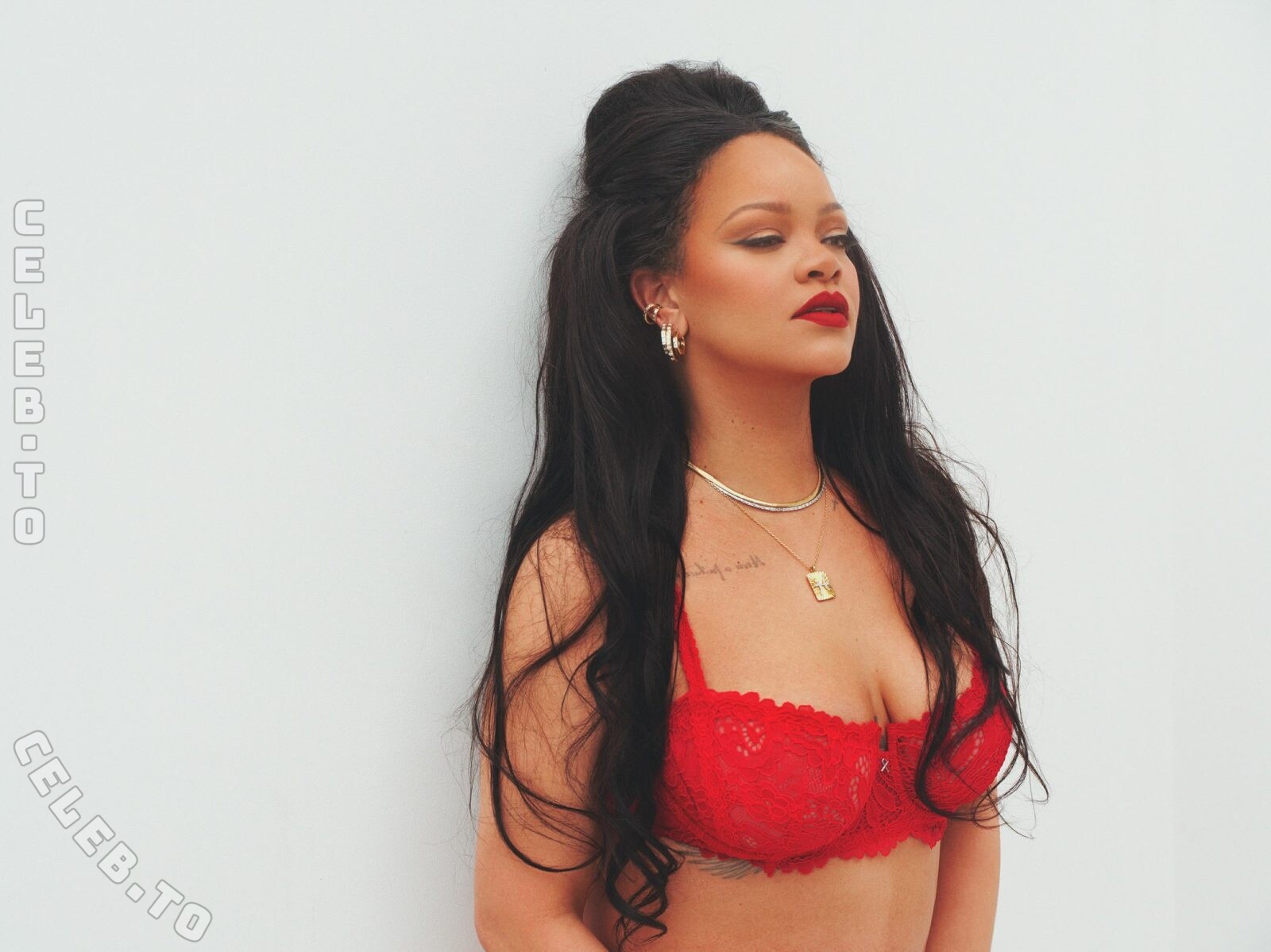 Rihanna nude photo 3