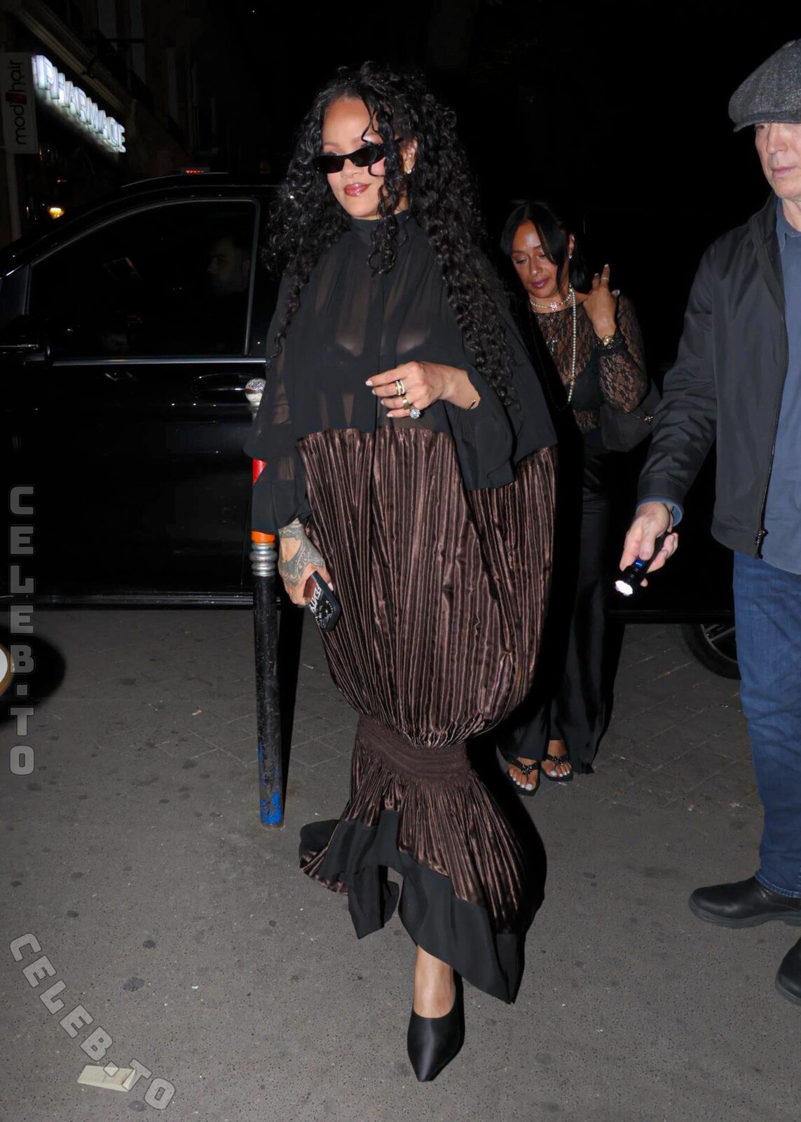 Rihanna nude photo 3