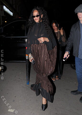 Rihanna nude photo 1