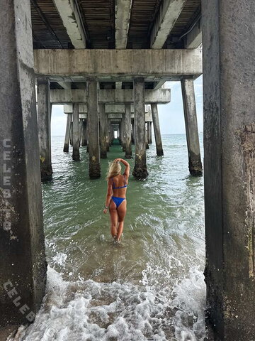 Riley Bilger nude photo 3