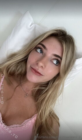 Riley Mae Lewis photo 1