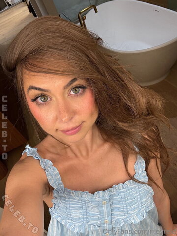 Riley Reid nude photo 432