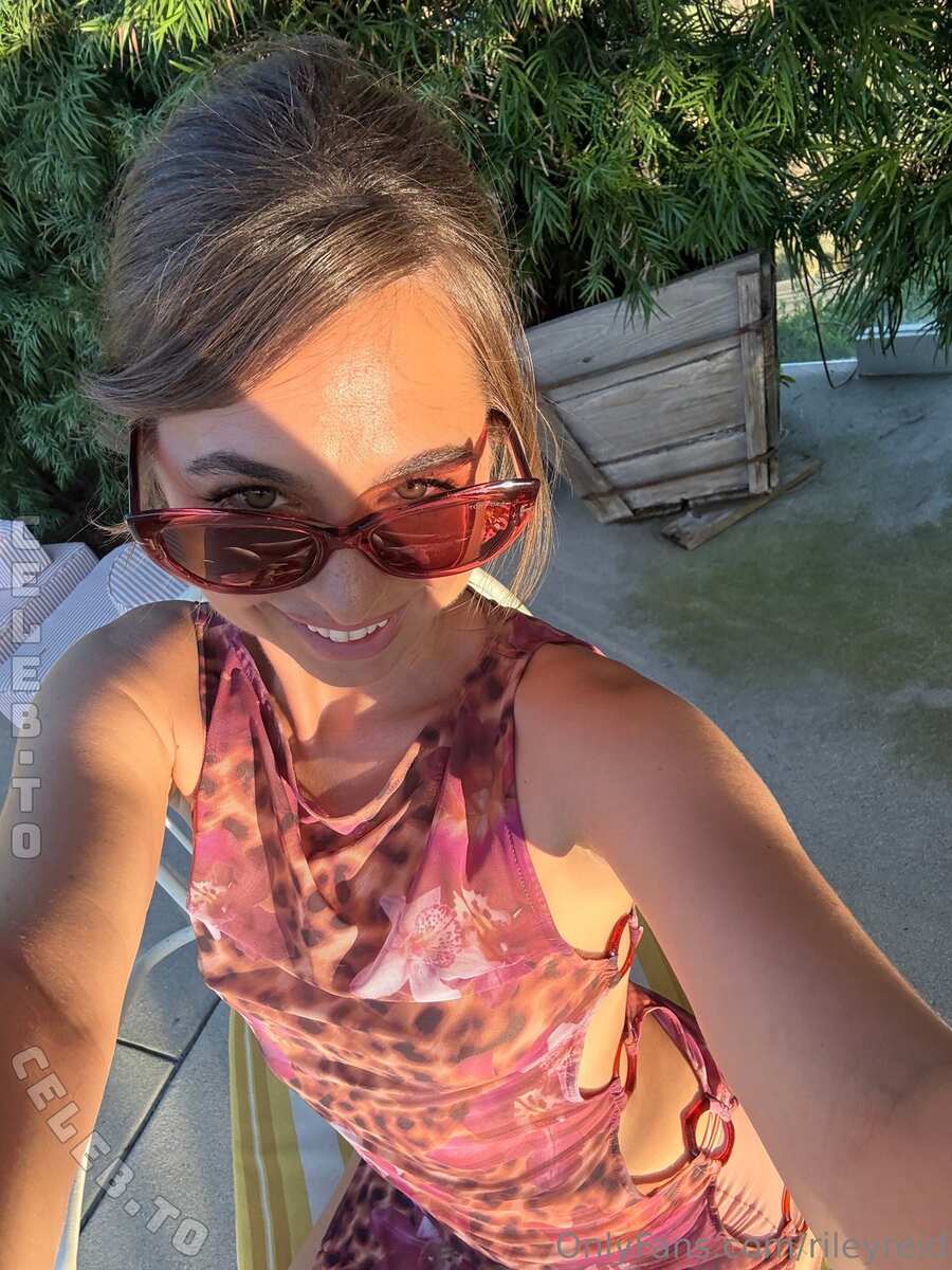 Riley Reid nude photo 5