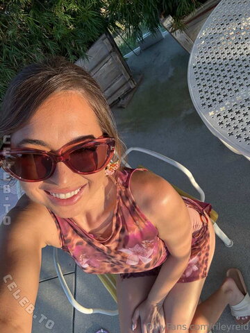 Riley Reid nude photo 62