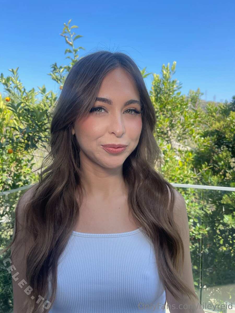 Riley Reid nude photo 6