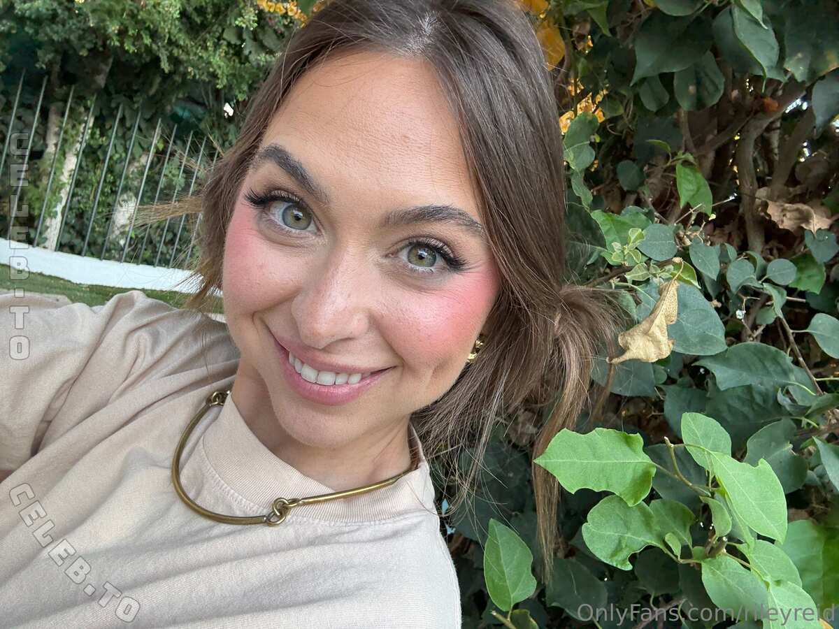 Riley Reid nude photo 7