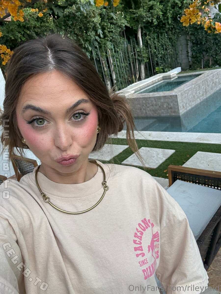 Riley Reid nude photo 8