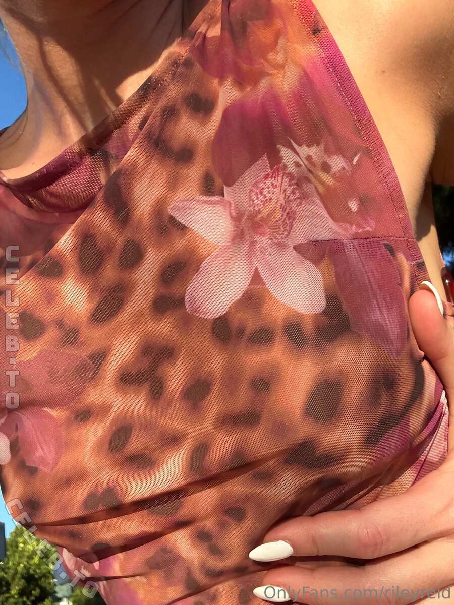 Riley Reid nude photo 12