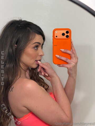 Riley Reid nude photo 32