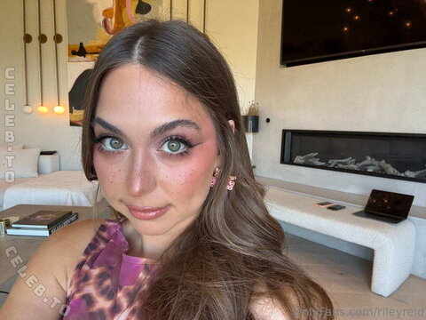 Riley Reid nude photo 8