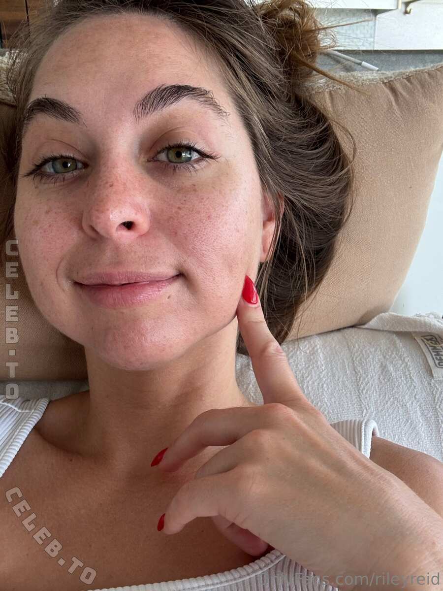 Riley Reid nude photo 3