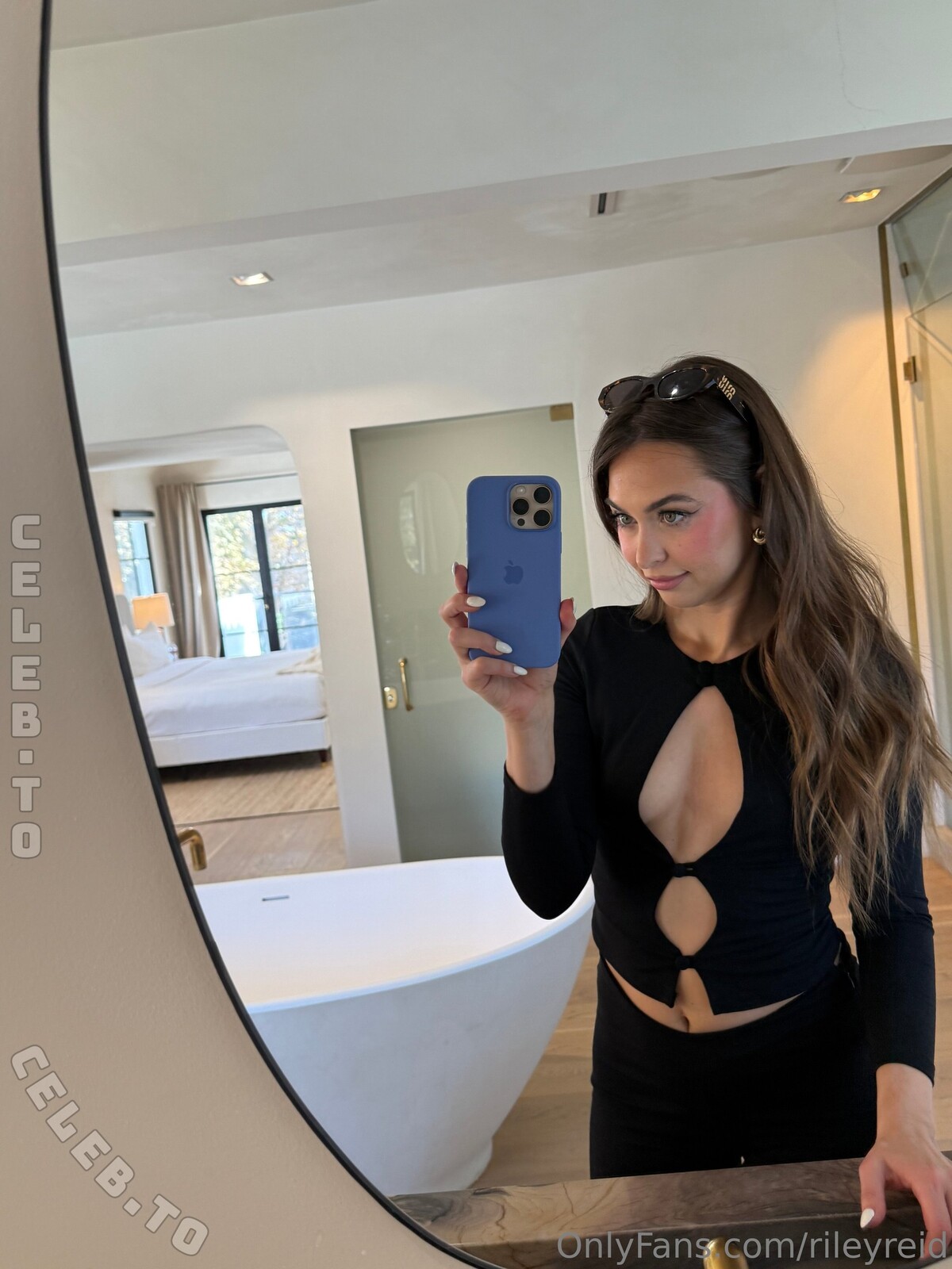 Riley Reid nude photo 4