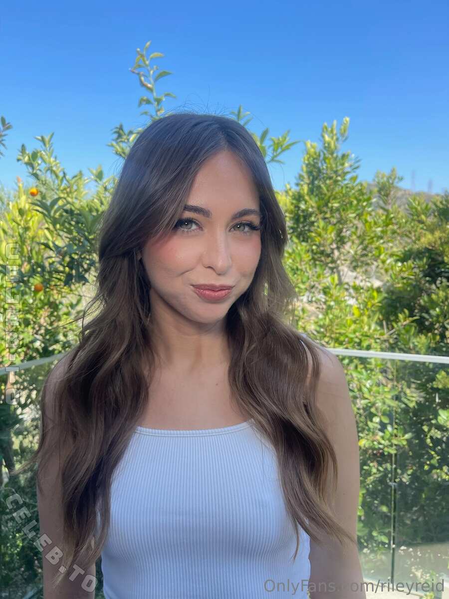 Riley Reid nude photo 4