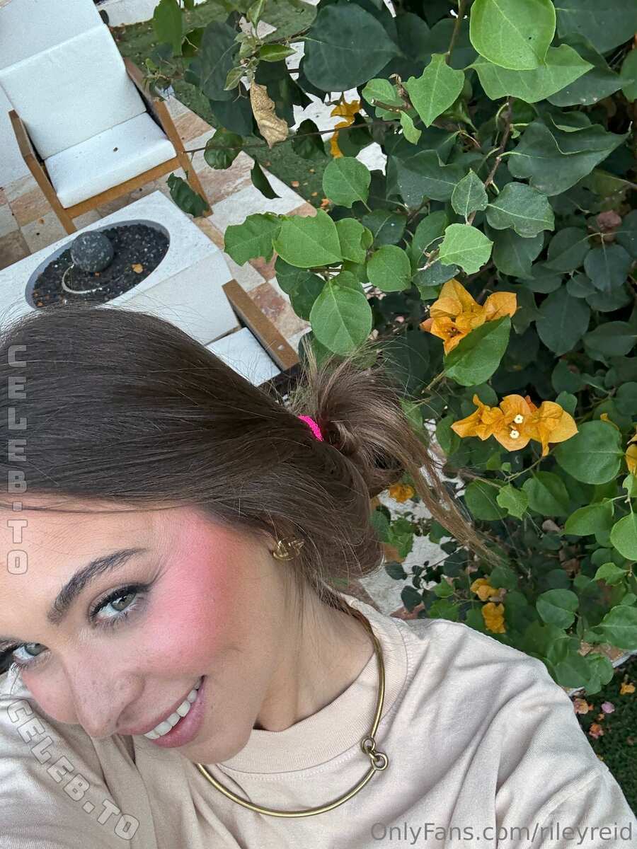 Riley Reid nude photo 7