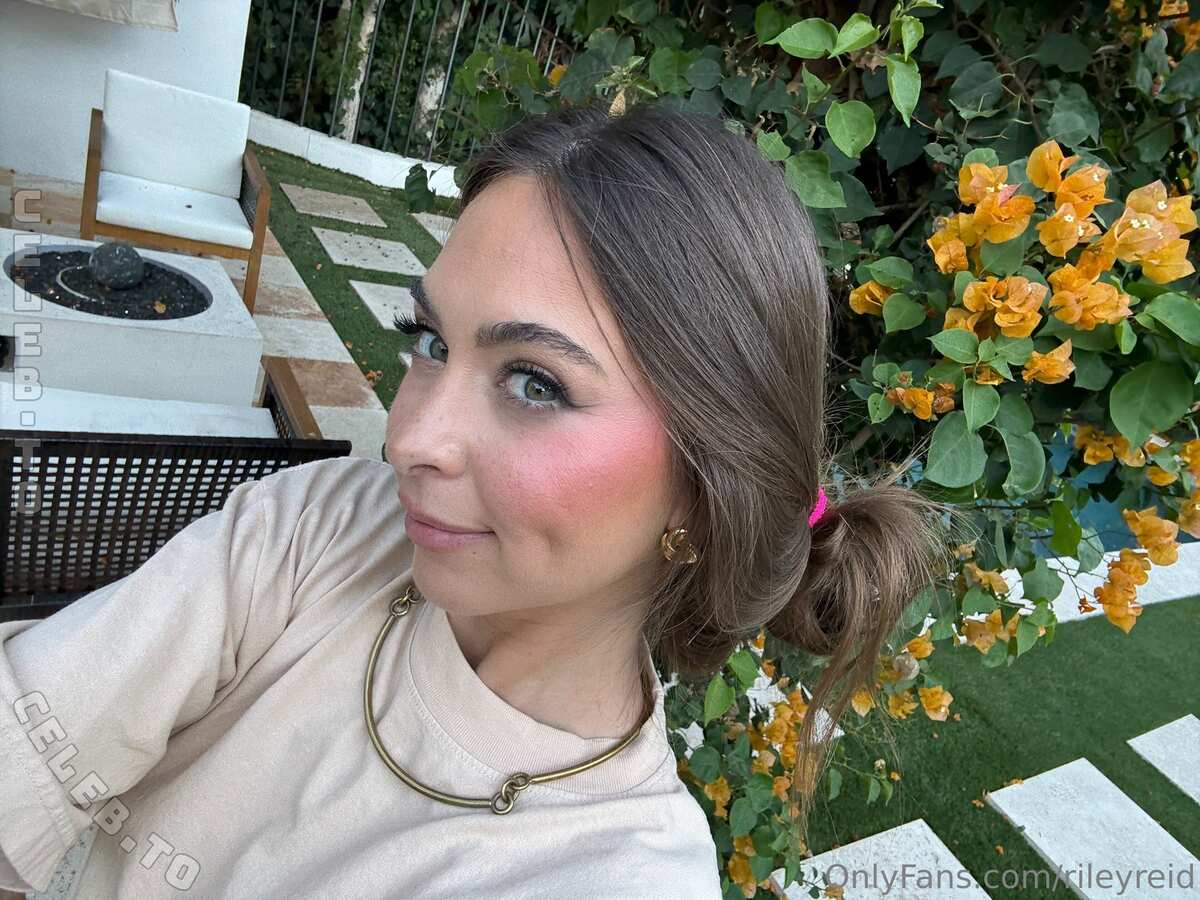 Riley Reid nude photo 10