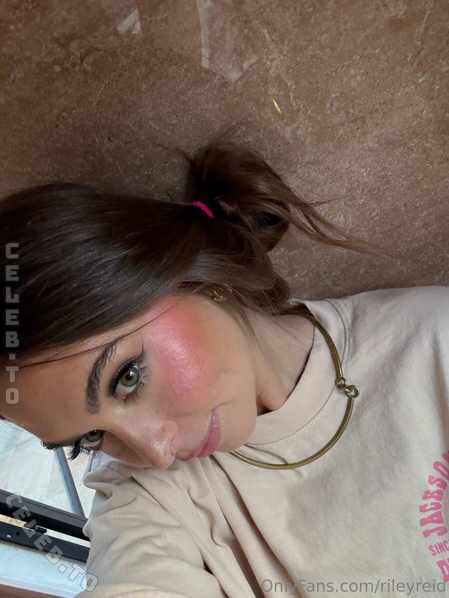 Riley Reid nude photo 11