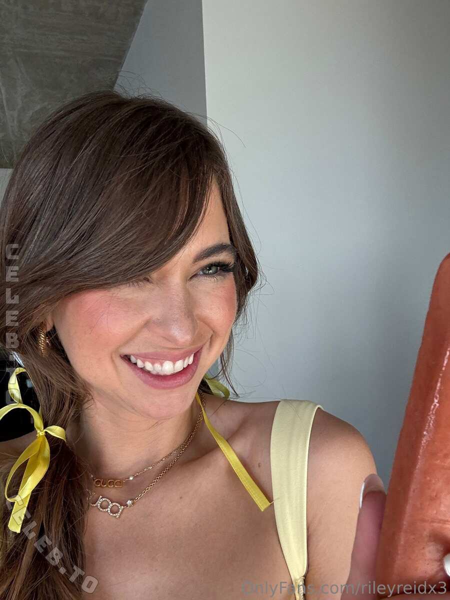 Riley Reid nude photo 1