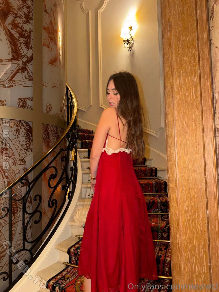 Riley Reid nude photo 1